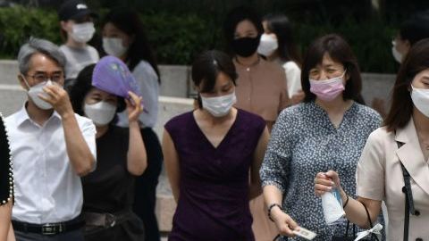 El gobierno de Seúl a pedido a las aerolíneas limitar la ocupación de los aviones en un 60%.