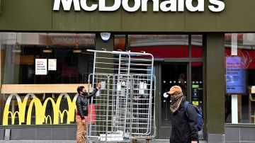 Empleado McDonald's atropellado después de discutir por orden equivocada altercado