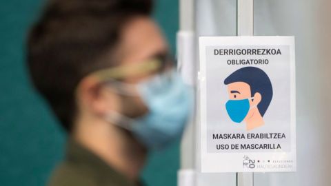 En diversas partes del mundo el uso de la mascarilla es obligatorio.