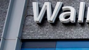 La pareja tiene prohibido ingresar a una tienda Walmart en todo un año.