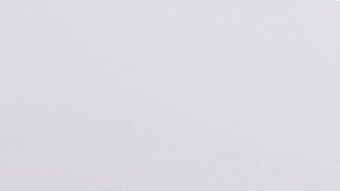 Los peloteros guardaron un momento de silencio con la rodilla en el suelo en Nationals Park.