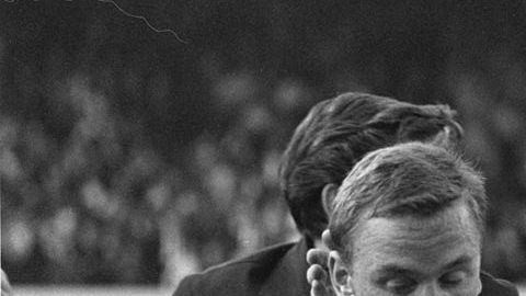 Uwe Seeler y Werner Kramer en el mundial de 1966.