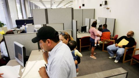 Deberás pagar impuestos si recibiste el beneficio de $600 dólares por seguro de desempleo.