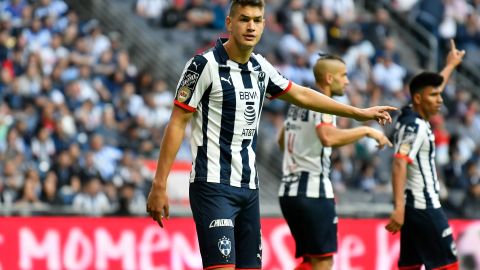 “El Cachorro” juega como defensa central en los Rayados de Monterrey.