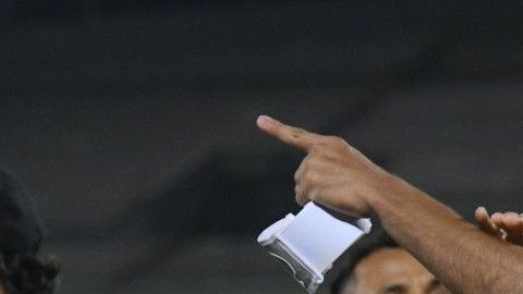 Guido Pizarro perdió la cabeza e increpó al técnico Robert Dante Siboldi.