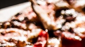 La palabra "pizza" no se debe castellanizar.