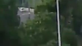 VIDEO: Conductor atropella a delincuentes en agencia de Ford luego de que lo asaltaran