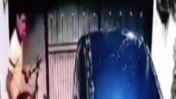 VIDEO: Narcos queman auto de familia por denunciarlos; perrito estaba en garage cuando lo hicieron