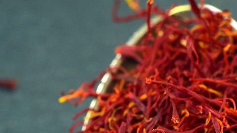 Se necesitan 170 mil flores para crear una libra de azafrán.