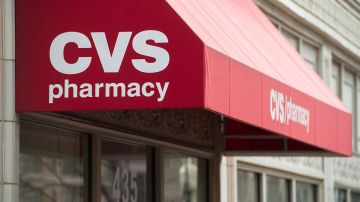Algunos condados de Illinois están demandando a las farmacias CVS, Walgreens y Walmart por contribuir a la crisis de opiáceos.