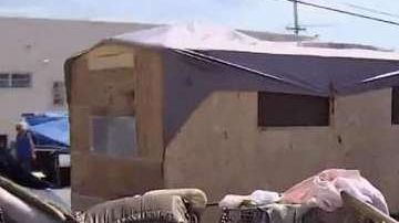 Los desalojos pueden traer más casos de coronavirus. (Captura/NBC Miami)