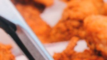 Este día, algunos restaurantes te pueden dar comida y bebidas gratis.