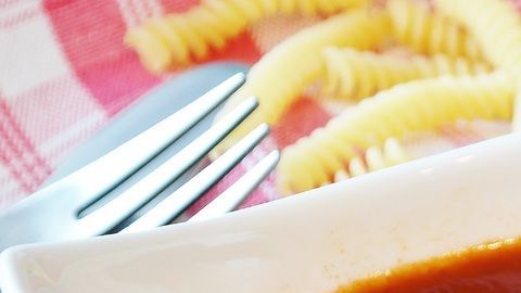 Los ácidos como el limón, el vinagre o el tomate pueden balancear los sabores.