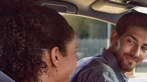 Amazon Echo Auto cuenta condiferentes skills para que puedas configuarlo como más te guste.