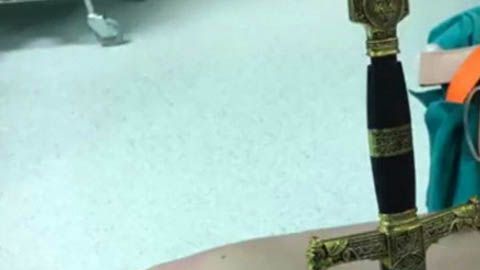 Personal del Hospital Universitario Miguel Servet de Zaragoza atendió al joven.