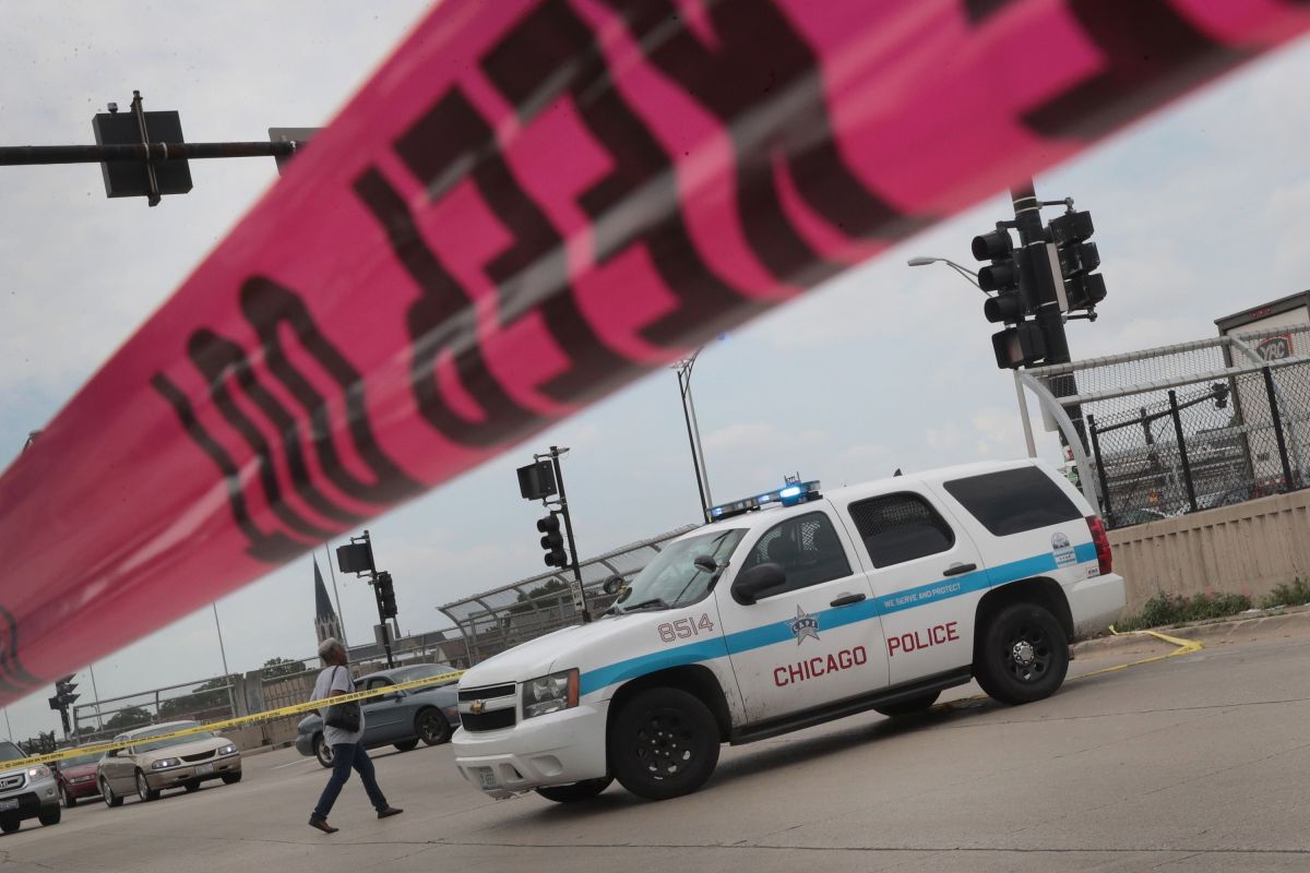 Cuatro personas fueron declaradas muertas en el lugar, según la Policía de Chicago.
