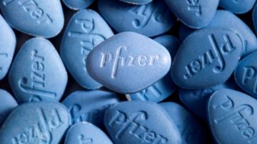 Esta foto muestra la verdadera pastilla de Viagra que será vendida por Internet directamente a pacientes desde el  'website' de Pfizer.