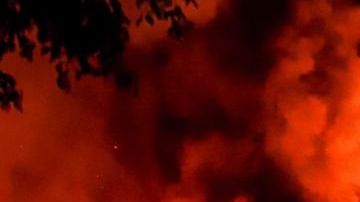 Cerca de las 3:00 am del domingo, las autoridades reportaron que el incendio fue controlado.