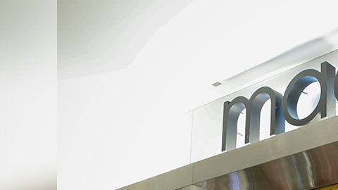 La empresa planea reabrir todas sus 775 tiendas del país en un lapso de seis semanas.