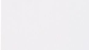 Cambiar o lavar la cama y todos los juguetes de peluche de la mascota es uno de los pasos en la tarea de sacar las pulgas de la casa.