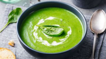 sopa verde de espinacas