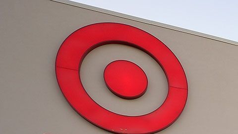 Jennifer Hamilton estaba afuera de una tienda Target en Brickyard Mall cuando le dispararon varias veces.