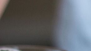 Té helado con ingredientes como canela, té verde, jengibre y cúrcuma son antioxidantes, reducen la inflamación y estimulan la quema de grasa.