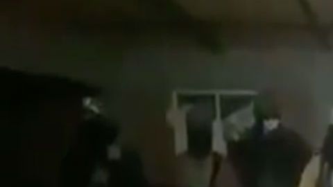 VIDEO: CJNG amenaza con hacer pedacitos a policías y taxistas que apoyen a La Familia Michoacana