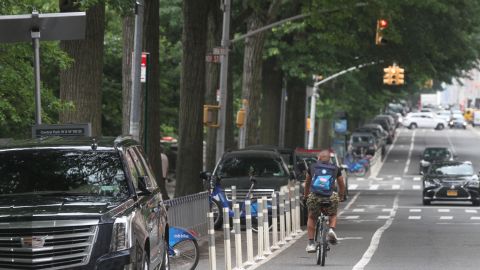 Regalarán bicicletas en Chicago además de candados, cascos y luces gratis a habitantes de Chicago que califiquen al plan apoyado por la alcaldesa Lori Lightfoot.