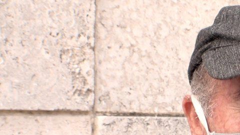 Benito Morejón se aseguró llegar temprano a la fila.