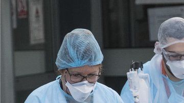 Se puede estimar cuándo estamos frente a una potencial pandemia, dice el profesor Andrew Natsios.