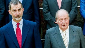 El rey de España, Felipe VI, ha tomado la decisión de distanciarse de su padre ante los escándalos recientes.
