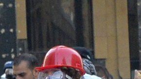 113882884_hi062863240