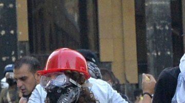 113882884_hi062863240