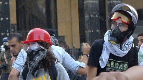 113882884_hi062863240