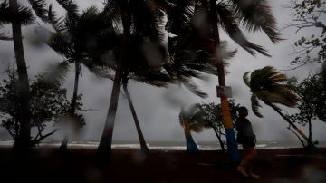 Otra tormenta tropical, Laura, avanza hacia la isla La Española.