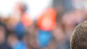 Karim Benzema celebra su segundo gol en el triunfo 2-1 del Real Madrid sobre el Eibar