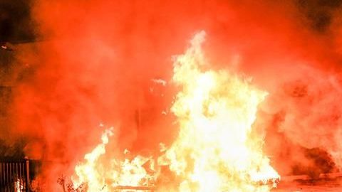 Varios autos incendiados anoche en Kenosha, Wisconsin