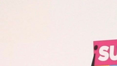 Héctor Sandarti junto a Rashel Díaz.