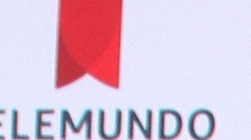 Eugenio Derbez con su esposa Alessandra Rosaldo y sus hijos Aislinn, Vadhir y José Eduardo Derbez.