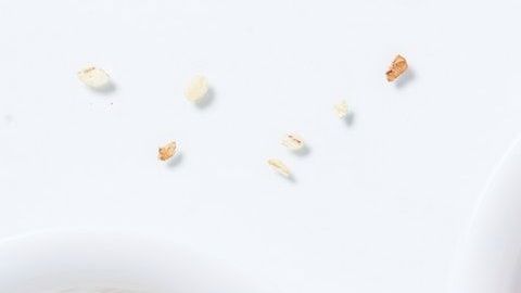 La avena te brinda saciedad, es baja en calorías y rica en fibra.