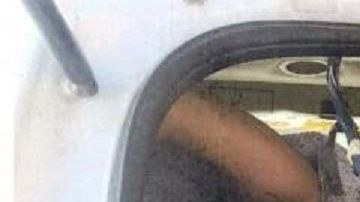 En una camioneta se encontró a 18 indocumentados.