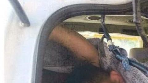 En una camioneta se encontró a 18 indocumentados.