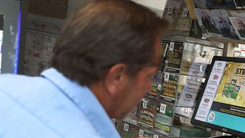 El dinero le vino bien para pagar unas deudas.