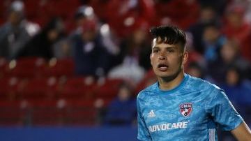 Jesse González en un partido con FC Dallas.