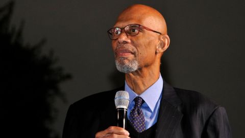 Kareem Abdul-Jabbar, leyenda de la NBA.