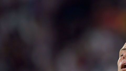 Chicharito después de una falla con el Sevilla.