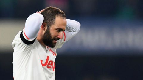 Gonzalo Higuaín en un partido con Juventus.