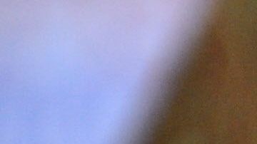 Un grupo de personas que esperaban un cheque de estímulo se llevaron una sorpresa cuando un desconocido les entregó dinero en efectivo