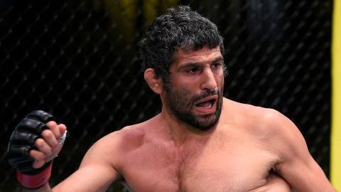 Beneil Dariush antes de su espectacular K.O.